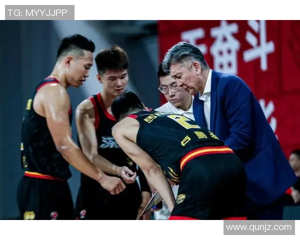 贺希宁:在篮球赛场上书写传奇人生的年轻力量与奋斗故事 贺希宁:在篮球赛场上书写传奇人生的年轻力量与奋斗故事