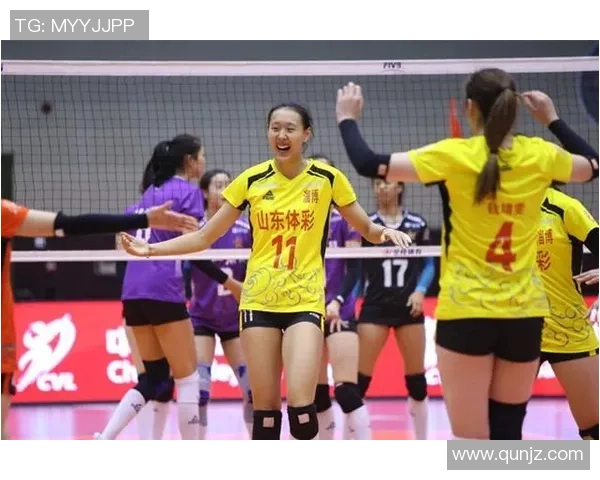 杨芳专访：从排球新星到传奇教练的心路历程与成长故事